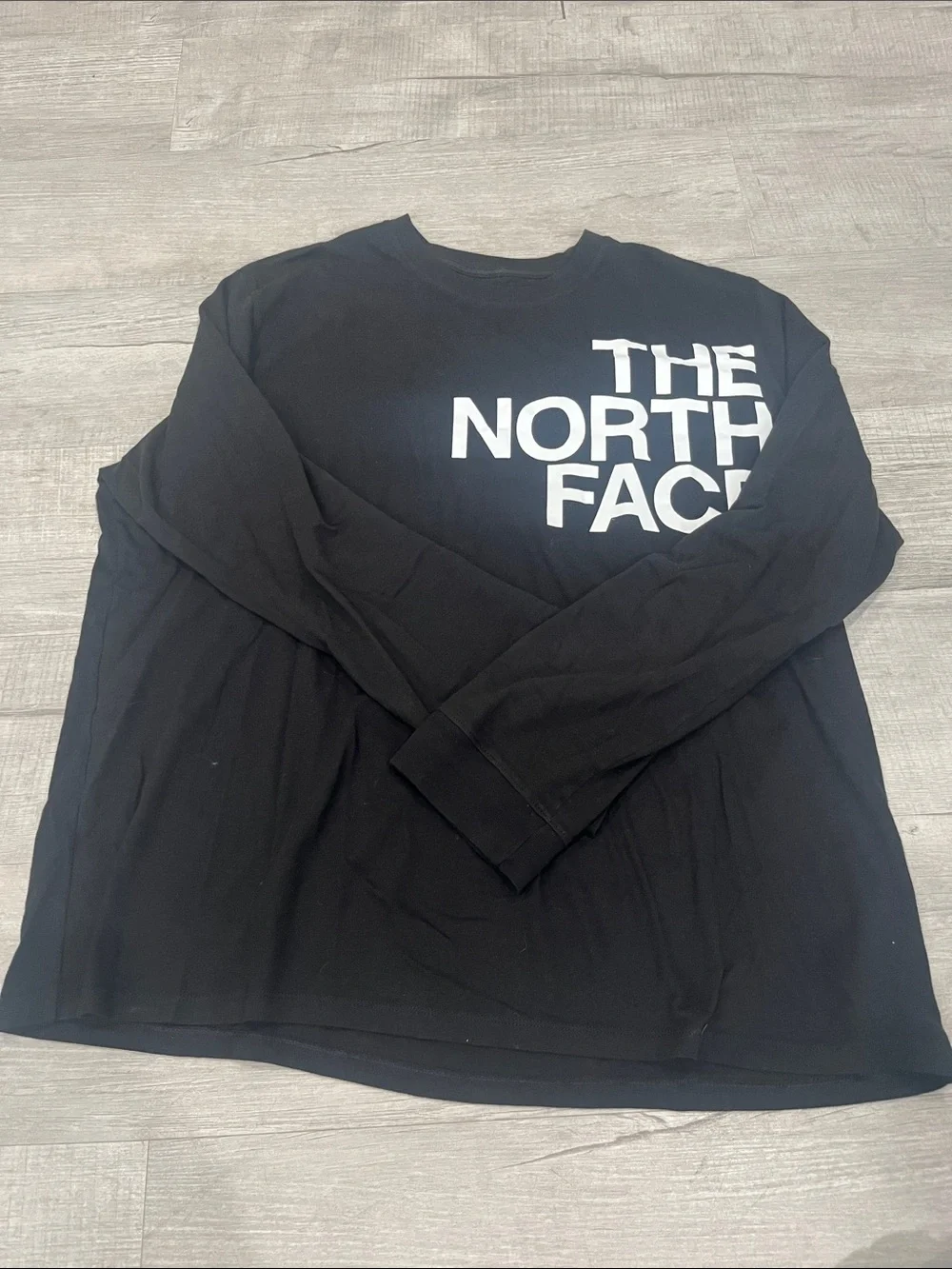 ✨Men’s Northface Top✨